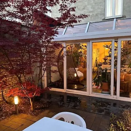 Large Quiet Whole House Near Historic Centre Βίλα