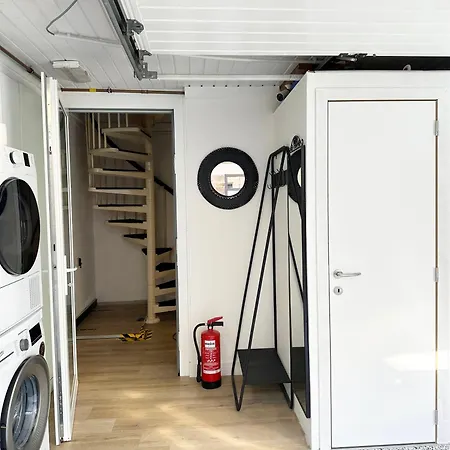 Large Quiet Whole House Near Historic Centre Βίλα